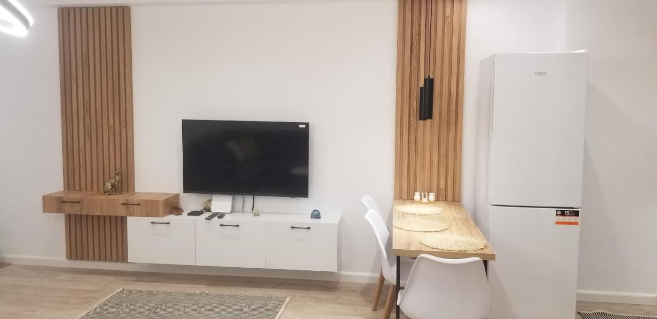 White Apartment Тирана Экстерьер фото