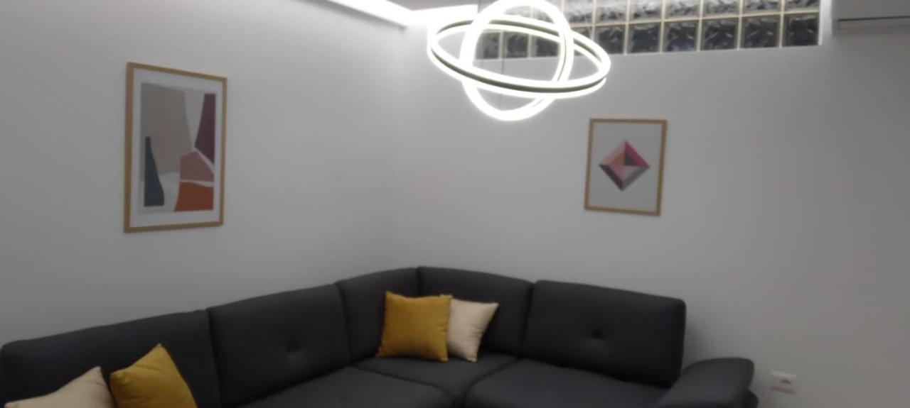 White Apartment Тирана Экстерьер фото